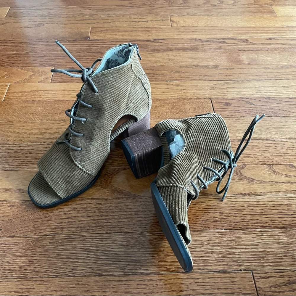 Band of Gypsies Womens Brown Corduroy Heeled Ankle Open Toe Amelia Booties 7.5 - Picture 4 of 8